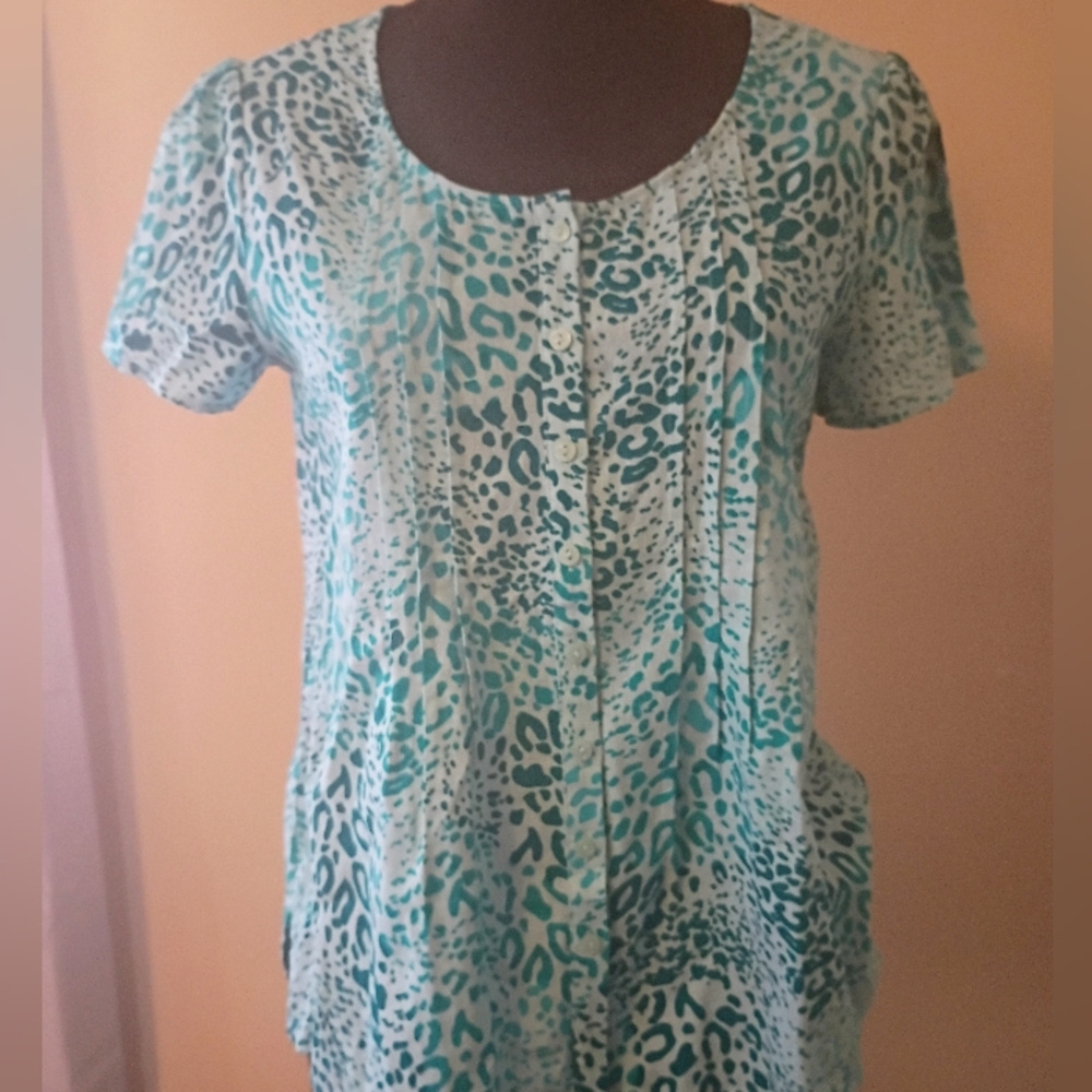Jaclyn Smith Teal and White Short-Sleeve Button Front Top Linen blend fabric.